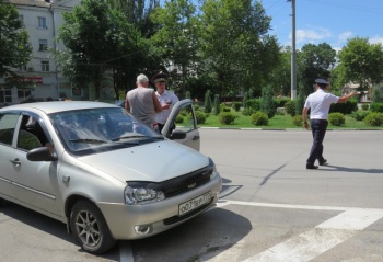 Новости » Общество: Госавтоинспекторы Керчи проводят операцию «Должник»