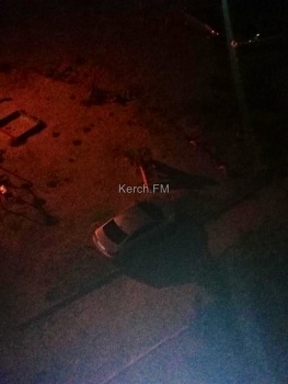 Ты репортер: Очередной автохам в Керчи: припарковался на детской площадке