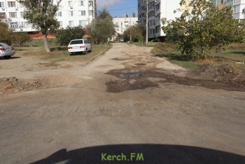 Новости » Общество: Что сделают раньше: канализацию на Буденного  в Керчи или новый асфальт?