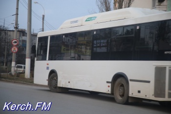 Новости » Общество: Более 40 тысяч детей в Крыму оплачивают проезд банковскими картами