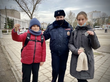 Новости » Общество: Автоинспекторы призвали водителей и пешеходов в Керчи к дисциплине на дороге