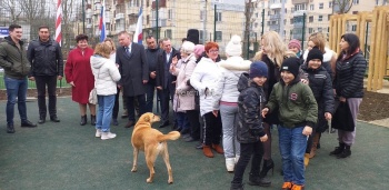 Новости » Общество: Торжественное открытие благоустроенных дворов прошло в Керчи