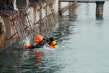 Новости » Общество: Керченские водолазы МЧС примут участие в соревнованиях «Глубина»