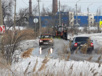 Новости » Общество: Никогда такого не было и вот опять: снег в Керчи начал таять