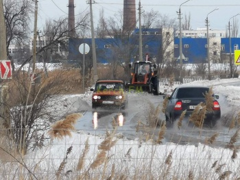 Новости » Общество: Никогда такого не было и вот опять: снег в Керчи начал таять