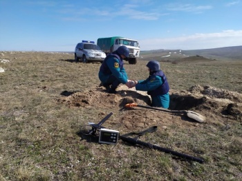 Новости » Общество: Фугасную авиабомбу весом 100 кг нашли и уничтожили в Ленинском районе