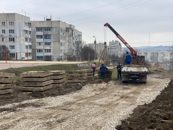 Новости » Общество: К строительству новой многоэтажки на Индустриальном шоссе делают дорогу