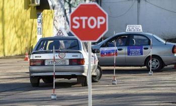 Новости » Общество: С 1 апреля россияне будут сдавать на права иначе