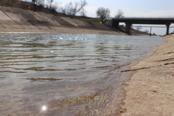 Новости » Общество:  Вода по Северо-Крымскому каналу  поступает в водохранилища под Керчью