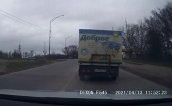 Новости » Общество: На дороге в Керчи поймали нетрезвого водителя грузовика (видео)