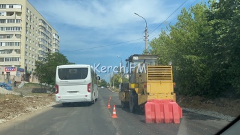 Новости » Общество: В Керчи на Ульяновых заасфальтировали дорогу