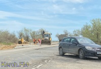 Новости » Общество: Керчане уже могут доехать до горпляжа по ровной дороге