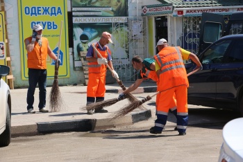 Новости » Общество: Масштабный субботник продолжается: более 500 человек приехали наводить порядок в Керчи