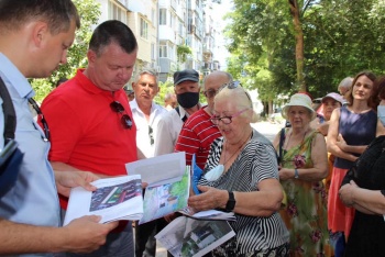 Новости » Общество: До конца года пообещали благоустройство еще одного двора в Керчи – по Дубинина, 20