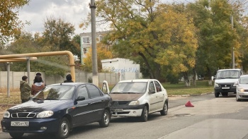 Новости » Общество: На Вокзальном шоссе произошла авария