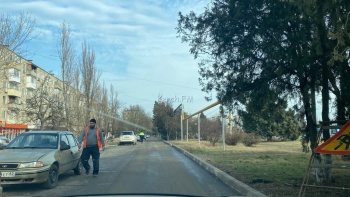 Новости » Общество: На дублере Камыш-Бурунского шоссе заасфальтировали дорогу