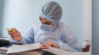 Новости » Общество: Справки о медотводе от вакцинации можно будет получить через портал госуслуг