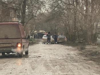 Новости » Общество: Улица Славы перекрыта – сотрудники ГИБДД остановили водителя