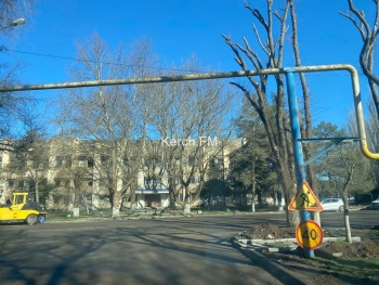 Новости » Общество: На дороге между улицами Островского и Большевистской уложили асфальт