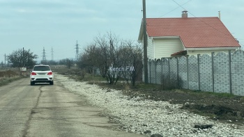 Новости » Общество: Полгода керчане ждут ремонта дороги на Котовского