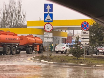 Новости » Общество: В Республике Крым нет проблем с топливом, - Минтопэнерго