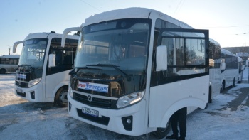 Новости » Общество: Новые автобусы вышли на пригородные маршруты Ленинского района