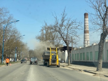 Новости » Общество: Водители, осторожно: на Кирова идет уборка дороги