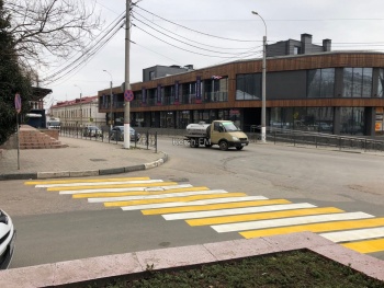 Новости » Общество: Новый пешеходный переход появился на ул. Театральной