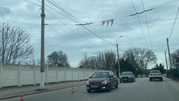 Новости » Общество: На Адмиралтейском проезде перекрыли часть дороги