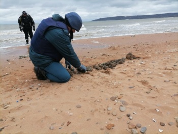 Новости » Общество: В море под Керчью нашли 17 бомб