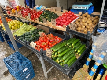 Новости » Общество: Обзор цен на продукты на центральном рынке в Керчи