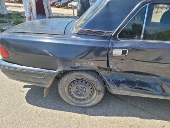 Новости » Криминал и ЧП: В районе автовокзала Керчи столкнулись «Opel» и «Волга»