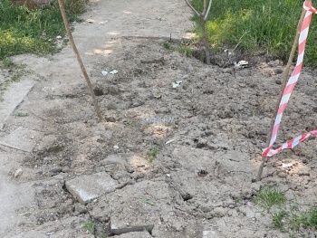 Новости » Общество: Водоканал в очередной раз лишил керчан тротуара