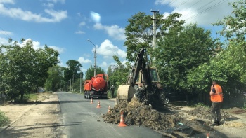 Новости » Общество: На Льва Толстого уложили еще участок асфальта