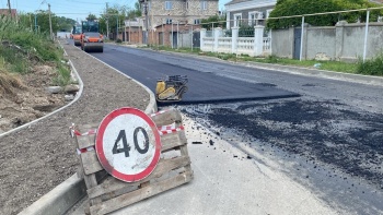 Новости » Общество: В Керчи частично перекрыли движение для транспорта по улице Щорса