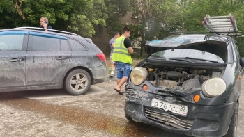 Новости » Криминал и ЧП: В Керчи столкнулись «Chevrolet» и «Daewoo»