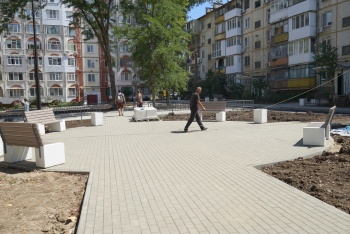 Новости » Общество: В Керчи подходит к завершению благоустройство несколько дворов, - администрация