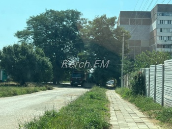 Новости » Общество: В Керчи перекрыт проезд в переулке Корабельном