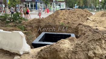 Новости » Общество: Школьники и студенты 1 сентября будут ходить через горы земли на Институте