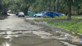 Новости » Общество: На 1-ой Пятилетки произошел порыв водовода