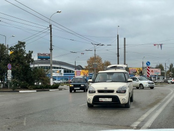 Новости » Криминал и ЧП: Около автовокзала Керчи произошла авария