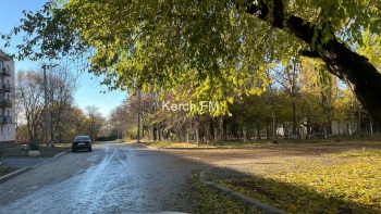 Новости » Общество: На Суворова заасфальтировали яму на дороге после ремонта водоканала