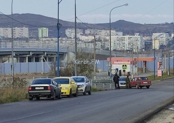 Новости » Криминал и ЧП: В Керчи дорогу не поделили две легковушки