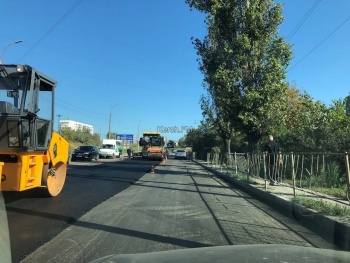 Новости » Общество: Более 800 километров дорог отремонтируют в Крыму в этом году