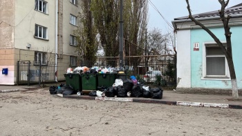 Новости » Общество: В Керчи на улице Дубинина образовалась свалка