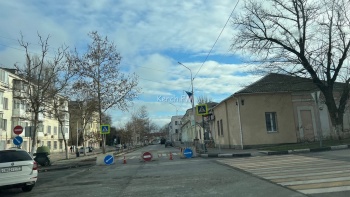 Новости » Общество: Внимание, водители! Улицу Пирогова частично перекрыли на два дня