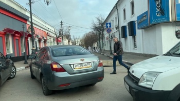 Новости » Общество: В Керчи до сих пор не открыли улицы Козлова и Дубинина