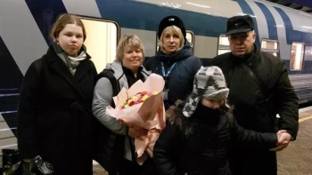Новости » Общество: В Севастополе встретили семимиллионного пассажира поезда «Таврия»