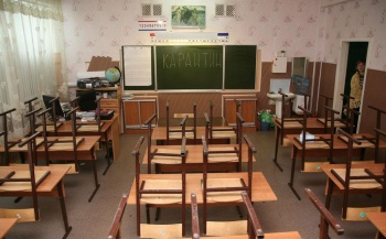 Новости » Общество: Более 50 классов в школах Крыма закрыты на карантин