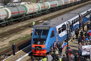 Новости » Общество: В мае в Крым запускают 10 дополнительных поездов